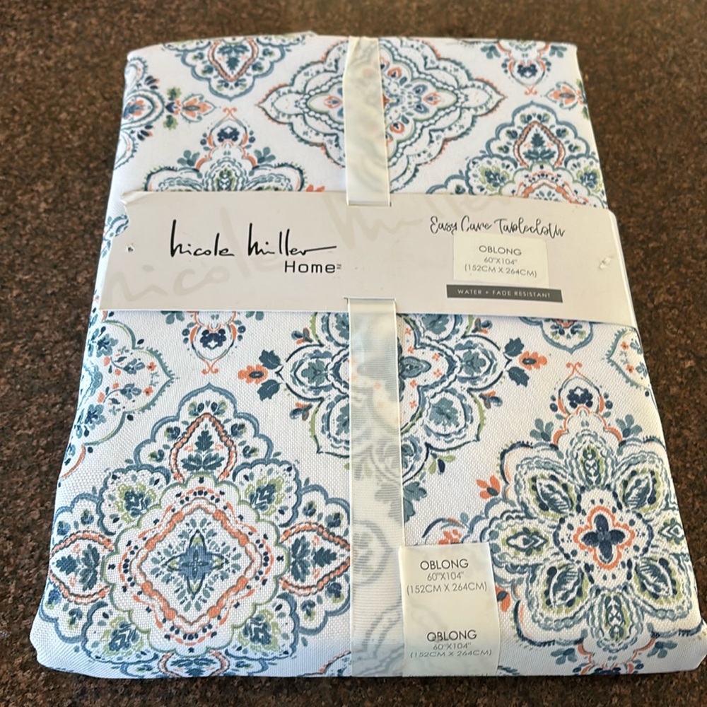 NICOLE MILLER HOME EASY CARE TABLECLOTH WHITE BLUE ORANGE MEDALLIONS?-60”x106”